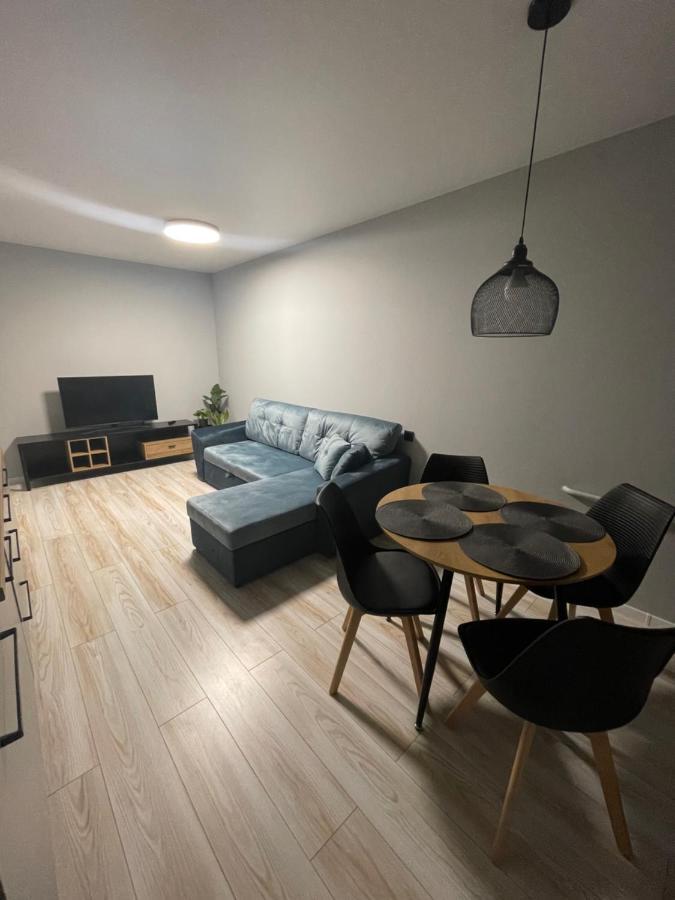 Mb Livinga Apartamentai Naftininku G Mažeikiai Kültér fotó